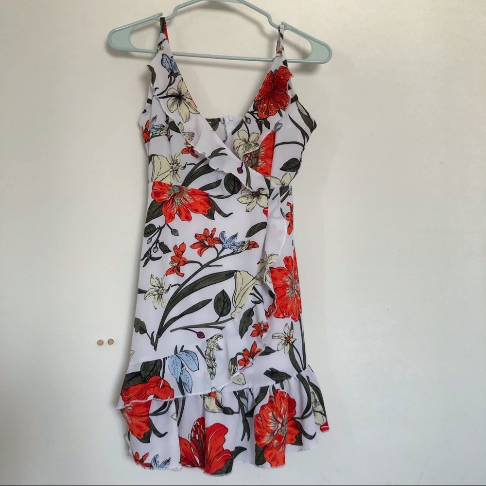 Streetwear Society White Floral Ruffle Dress